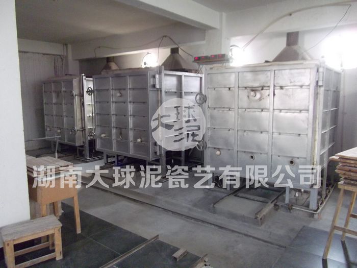 醴陵釉下五彩“三烧制”工艺